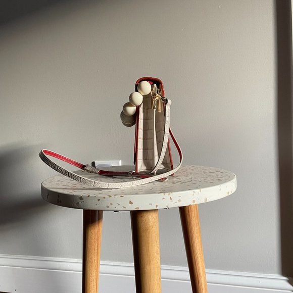 Cafune Bellows Crossbody Bag - Picture 5 of 10